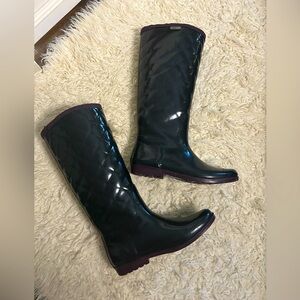 Like New Tommy Hilfiger Black tall rubber rain boots